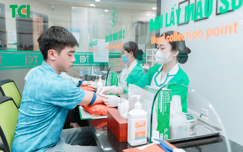 Khách hàng làm xét nghiệm, thăm khám tại Thu Cúc TCI