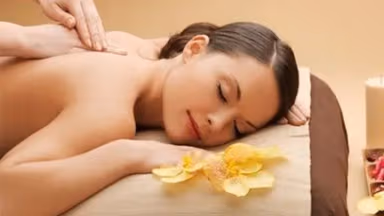 Massage bấm huyệt: Chìa khóa cải thiện sức khỏe toàn diện theo y học cổ truyền