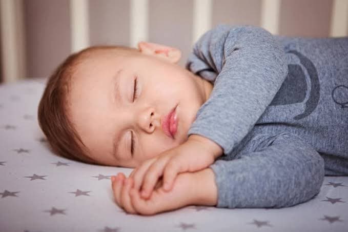 Ngủ ngáy ở trẻ 3 tuổi là tình trạng khá phổ biến và có thể xuất hiện do nhiều nguyên nhân khác nhau