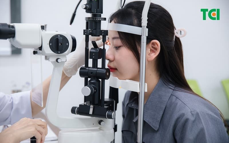 Phòng khám có thiết bị hiện đại hỗ trợ bác sĩ đánh giá tình trạng sức khỏe