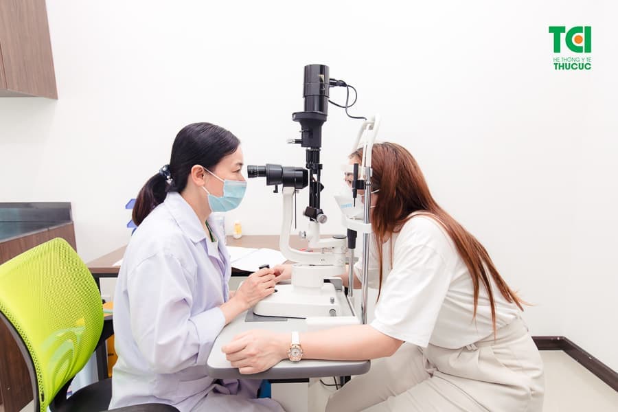 Khám mắt không chỉ kiểm tra thị lực mà còn đánh giá nhiều vấn đề nhãn khoa