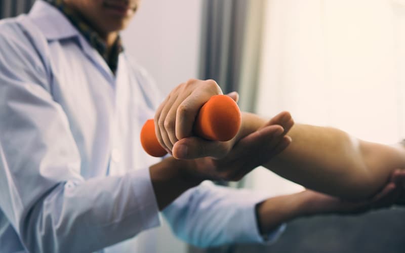 Phục hồi chức năng giúp cải thiện vận động và tăng khả năng tự chủ trong sinh hoạt hằng ngày của người bệnh