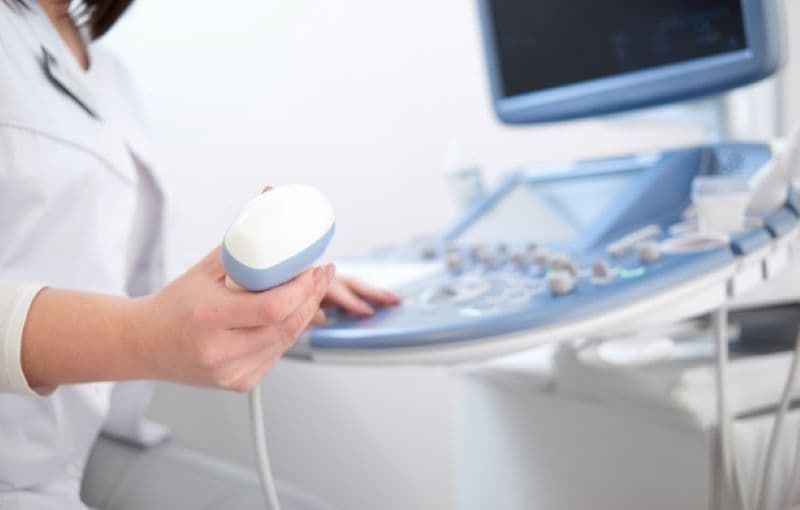 Siêu âm là kỹ thuật chẩn đoán hình ảnh giúp quan sát cấu trúc bên trong cơ thể và hỗ trợ phát hiện nhiều vấn đề sức khỏe