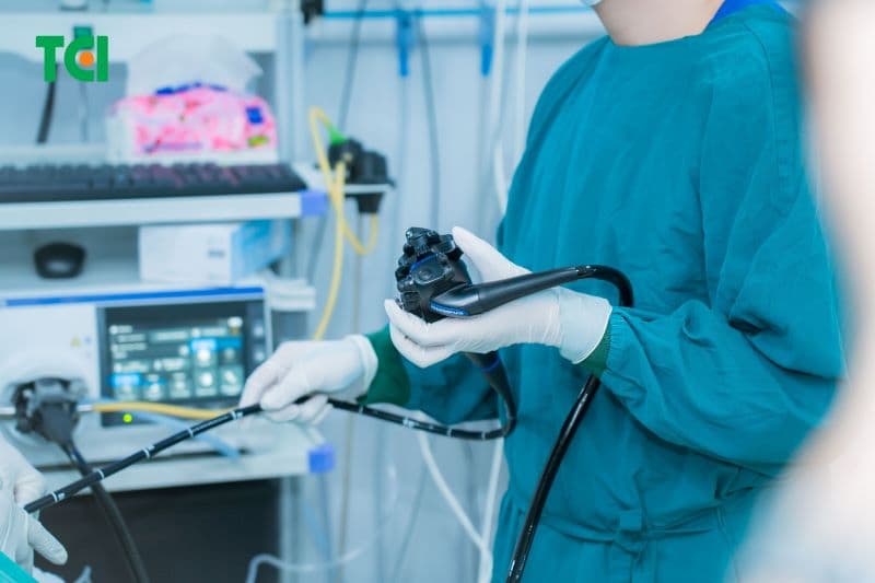 Thiết bị nội soi hiện đại có thể hỗ trợ bác sĩ quan sát rõ niêm mạc và phát hiện các tổn thương nhỏ