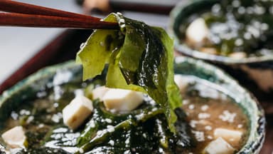Bầu ăn rong biển được không và cần lưu ý điều gì để thai kỳ an toàn?