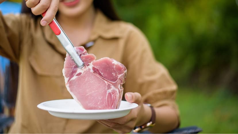 Phụ nữ đẻ mổ ăn được thịt bò không?