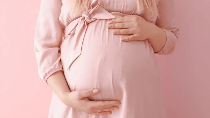 Mè đen bổ sung canxi và sắt, hỗ trợ xương chắc khỏe và quá trình tạo máu trong thai kỳ.