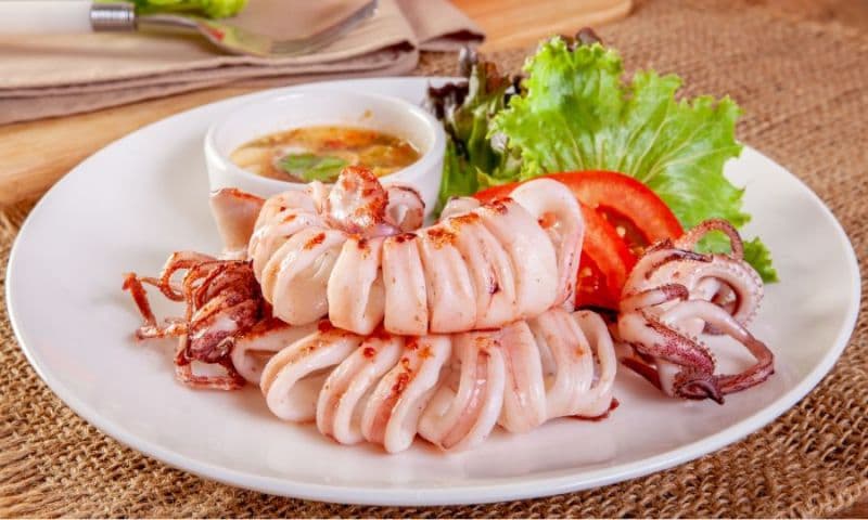 bầu ăn mực được không