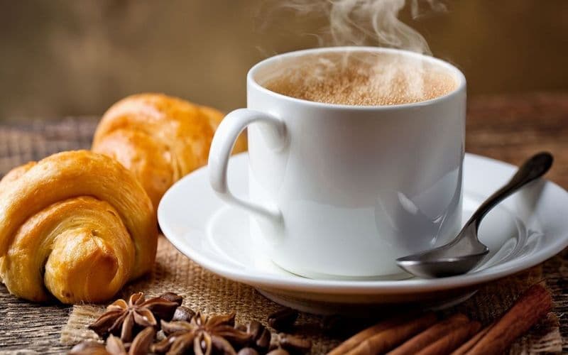 Bầu uống cafe được không