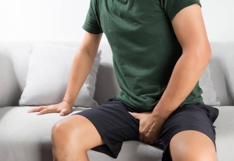 Đau tinh hoàn bên trái có thể liên quan đến nhiều nguyên nhân khác nhau và cần được đánh giá theo triệu chứng cụ thể.