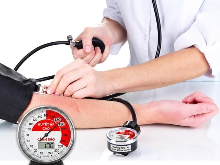 Kháng insulin và đường huyết cao kéo dài có thể ảnh hưởng đến chuyển hóa năng lượng và chức năng não.