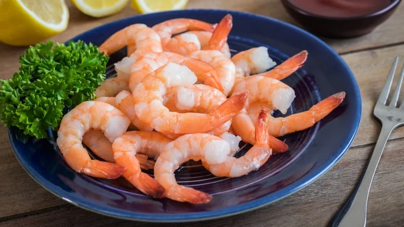 Sau sinh mổ, nên cân nhắc ăn tôm theo mức độ lành vết mổ và khả năng dị ứng của cơ thể.