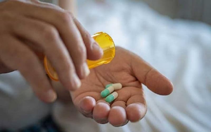 Chỉ sử dụng thuốc kháng sinh khi đã được bác sĩ thăm khám và kê đơn chính thức