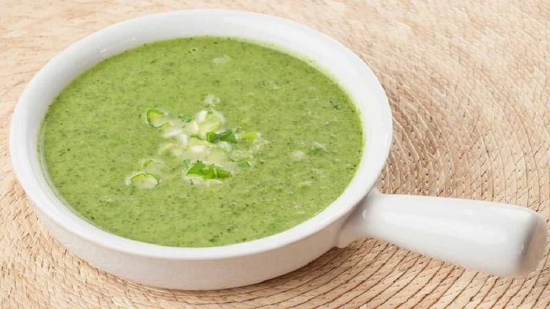 Khi trẻ bị ốm, cháo lươn nên được nấu mềm, chín kỹ và lọc sạch xương để đảm bảo an toàn