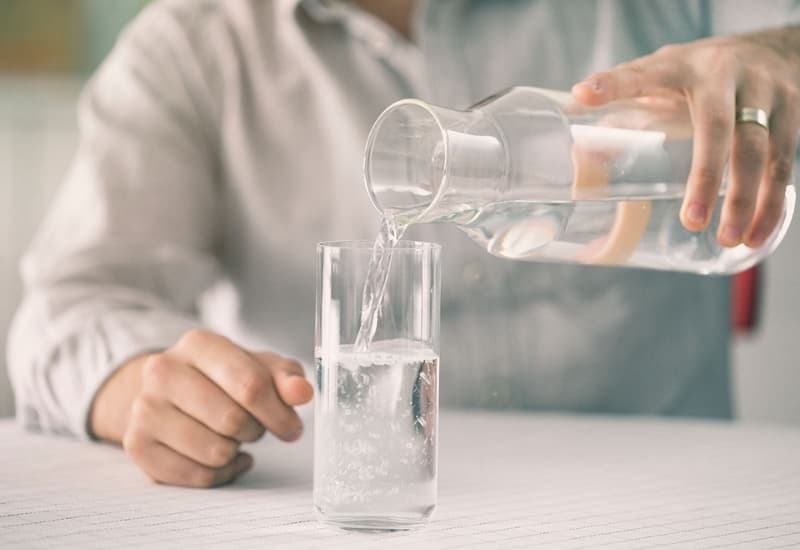 Uống đủ nước giúp chất xơ phát huy hiệu quả tốt hơn