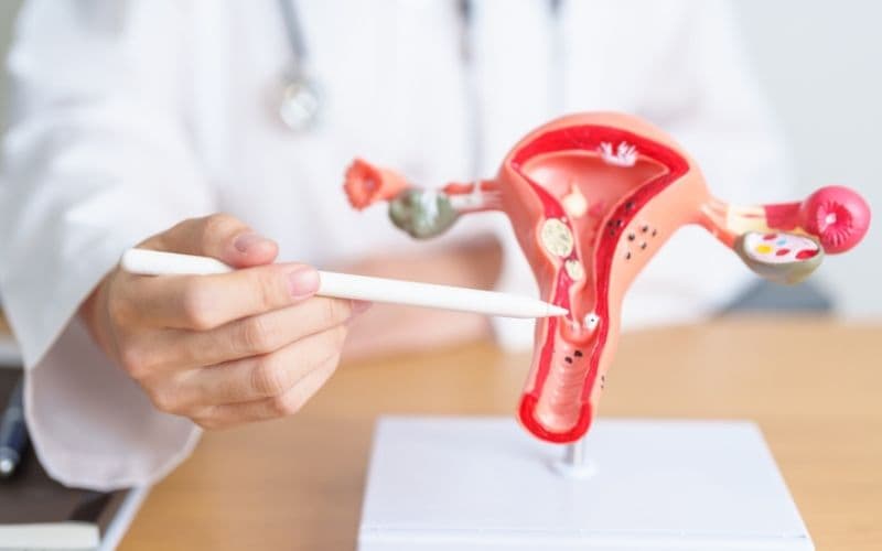 Chảy máu sau khi xoắn polyp cổ tử cung với lượng ít có thể xuất hiện trong giai đoạn đầu, nhưng nếu máu nhiều hoặc kéo dài thì không nên chủ quan