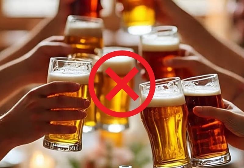 Người bị sỏi thận 6mm nên hạn chế đồ uống nhiều đường và rượu bia