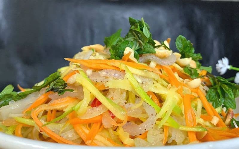 Bầu ăn sứa được không?