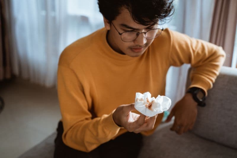 Giãn phế quản không được điều trị có thể khiến người bệnh ho ra máu.