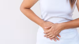 Đau bụng quặn từng cơn mót rặn là viêm đại tràng hay trĩ?