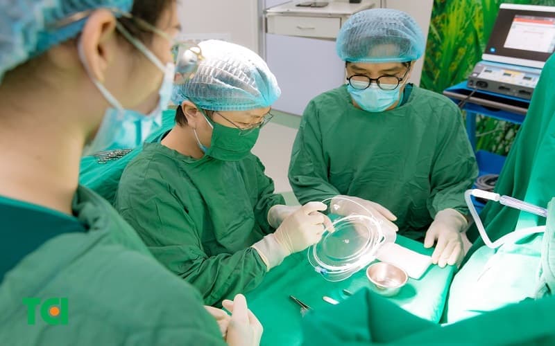 Phẫu thuật là phương pháp triệt tiêu rò hậu môn trên cơ thắt