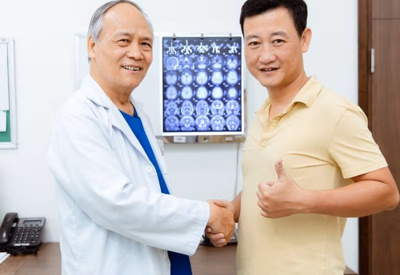 Bác sĩ CKII Nguyễn Ngọc Lân được nhiều người bệnh yêu mến và tin tưởng khi thăm khám tại Thu Cúc TCI.