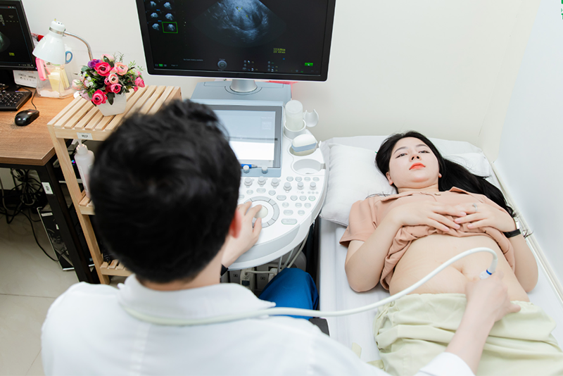 Khám và chẩn đoán