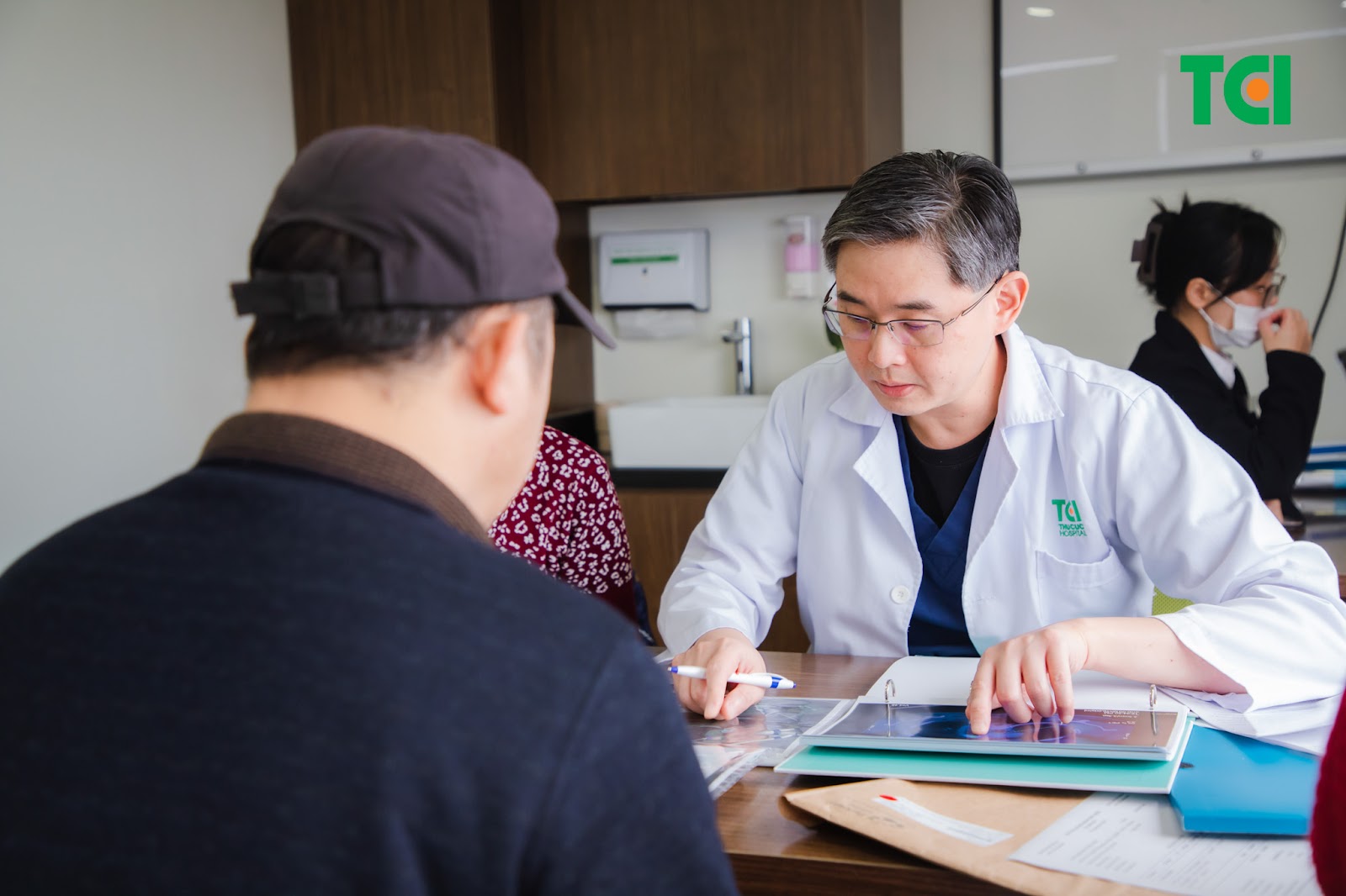 Kết hợp công nghệ điều trị hiện đại