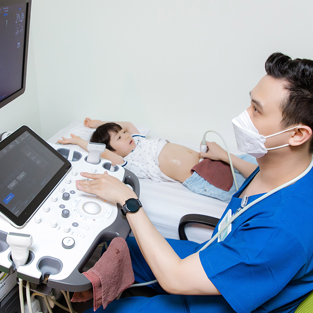 Bước 3: Phác đồ điều trị khoa học - hạn chế tối đa xâm lấn cho trẻ