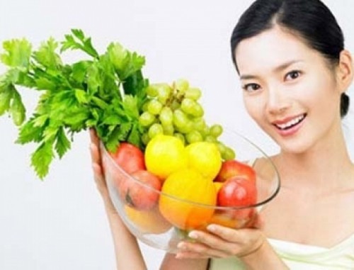  Rau xanh và trái cây là thực phẩm tốt cho người bệnh táo bón