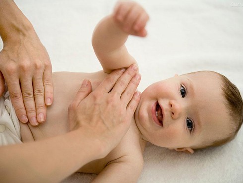 Da trẻ rất mỏng và nhạy cảm nên thường bị dị ứng và tổn thương.