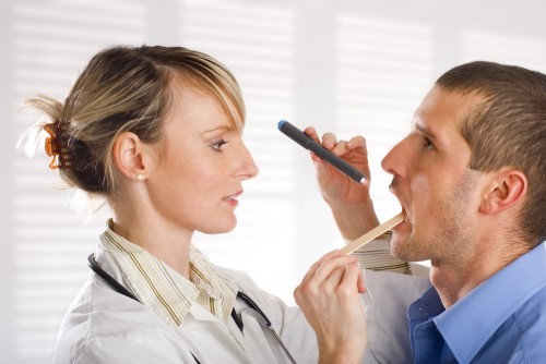 Người bệnh cần điều trị dứt điểm các bệnh về mũi họng