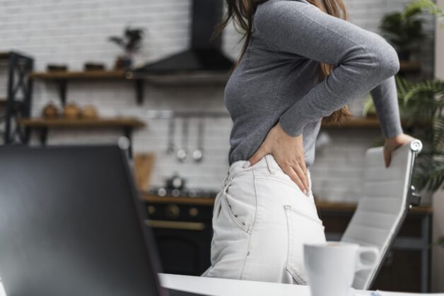 Đau kéo dài từ mông xuống phía dưới chân