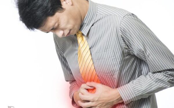 đau bụng trên rốn