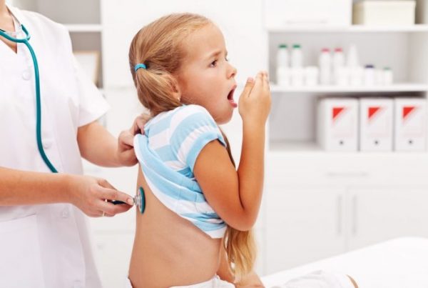 Mắc các bệnh về đường hô hấp cũng gây đau ngực ở trẻ em