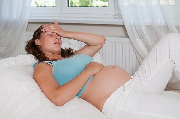Đau dạ dày khi mang thai ảnh hưởng đến sức khỏe của mẹ và dinh dưỡng cho thai nhi.
