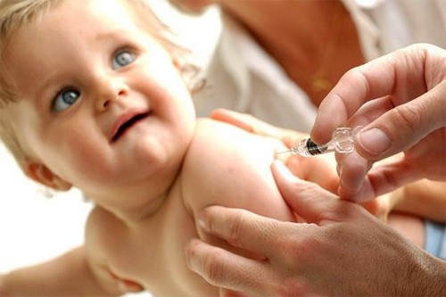 Tiêm vắc-xin cho trẻ 24 giờ đầu sau sinh là cách tốt nhất để phòng lây truyền vi-rút viêm gan B từ mẹ sang con