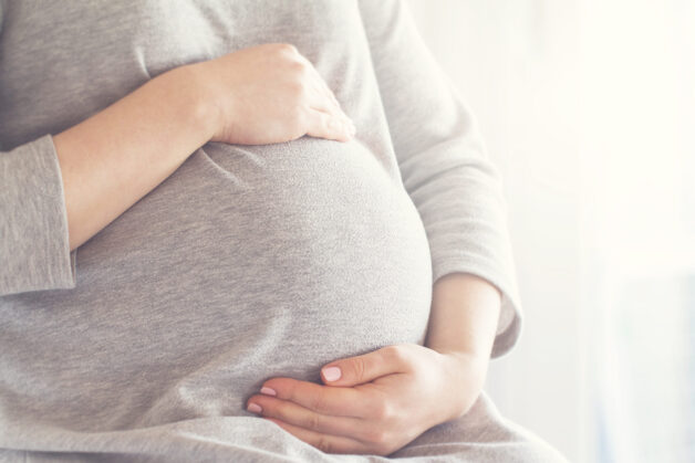 Rách hàng rào nhau thai cũng có thể làm lây nhiễm virus viêm gan B.