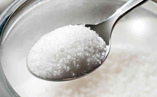 Những món ăn ngọt chứa nhiều đường tinh luyện sẽ làm tăng lượng insulin và dẫn đến sự biến động trong lượng đường huyết