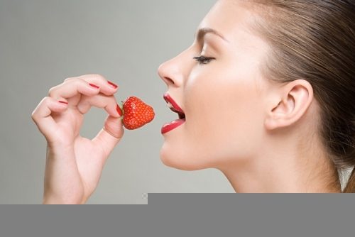 Dâu...là loại trái cây rất giàu chất xơ, tốt cho hệ tiêu hóa và cải thiện tình trạng táo bón của bạn