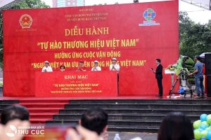 Chủ tịch Ủy ban Trung ương Mặt trận Tổ quốc Việt Nam Nguyễn Thiện Nhân, Trưởng Ban Chỉ đạo cuộc vận động cùng các lãnh đạo thành phố khai mạc cuộc vận động.
