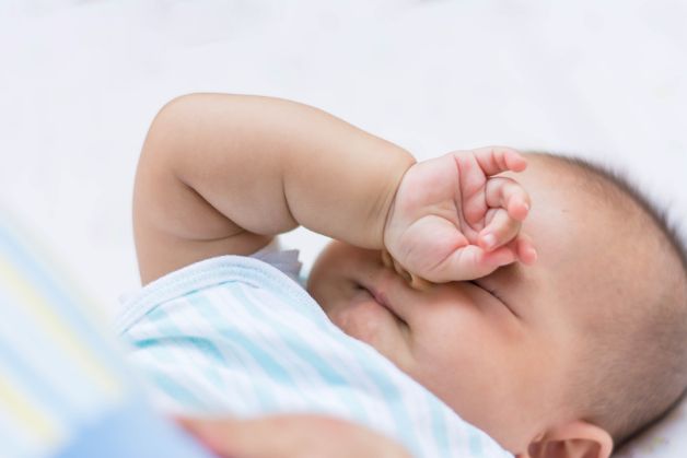 Dấu hiệu bệnh đau mắt đỏ ở trẻ sơ sinh
