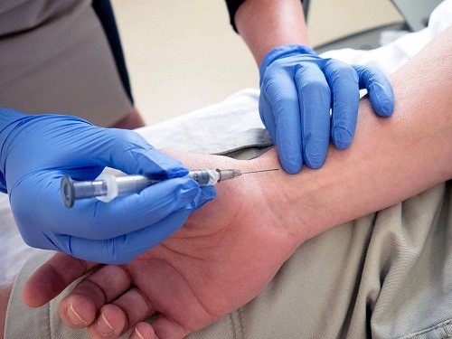 Một xét nghiệm máu hữu ích khác trong chẩn đoán khí phế thũng là khí máu động mạch.