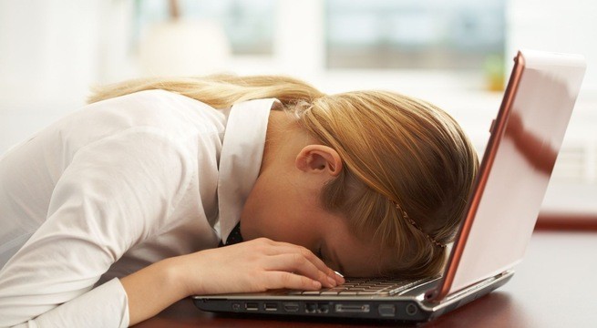 Mệt mỏi kéo dài bất thường có thể là dấu hiệu thiếu máu đến tim, não và phổ