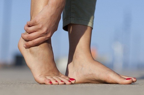 Dấu hiệu của bệnh gút ở bàn chân