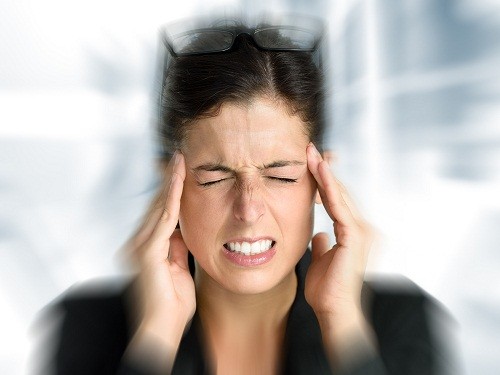 Đau nửa đầu cũng có thể gây ra chóng mặt, buồn nôn và ói mửa