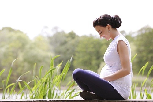 Phụ nữ mang thai là đối tượng có nguy cơ cao bị trĩ vì sự gia tăng áp lực trong ổ bụng, tình trạng thay đổi nội tiết tố và táo bón. 