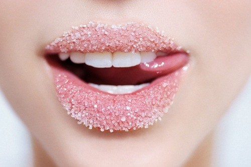 Sự thật axit được hình thành bởi các vi khuẩn trong miệng mới là nguyên nhân gây ra sâu răng. 
