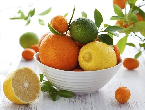 Chất bổ sung vitamin C và vitamin E có thể giảm viêm và thúc đẩy sức mạnh cơ bắp