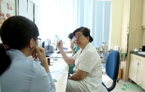 Khi có bất thường về cơn đau lưng kỳ kinh nguyệt người bệnh nên đến bệnh viện để được bác sĩ chuyên khoa thăm khám và tư vấn điều trị.